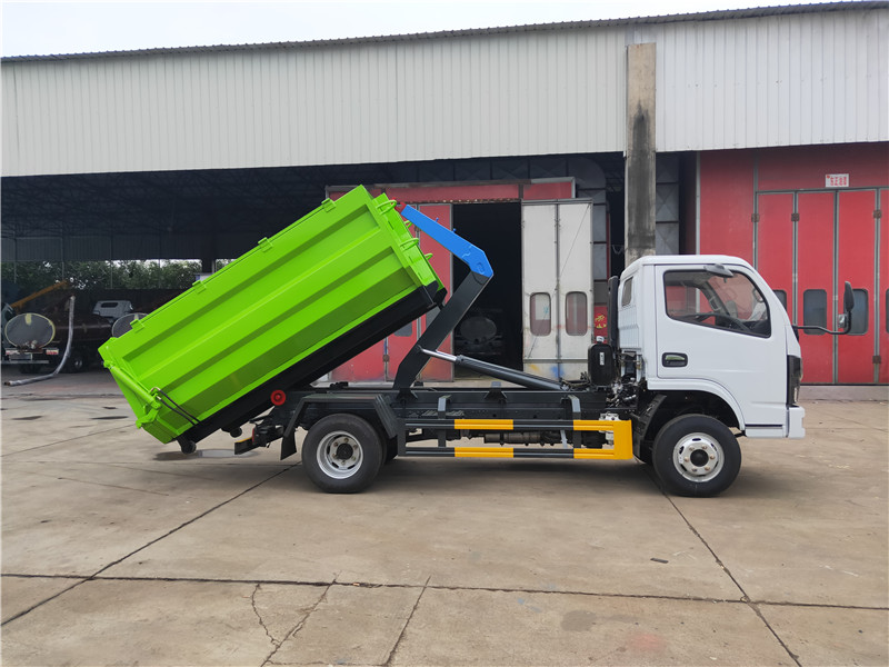 上藍(lán)牌勾臂式5噸污泥清運車